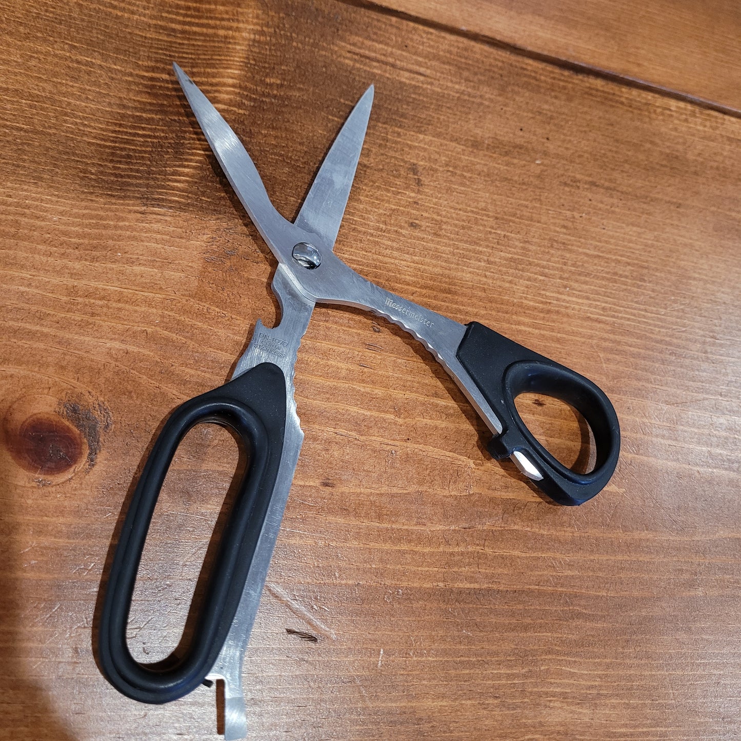 Messermeister 8.5" Utility Shears (Bent Take-Apart)